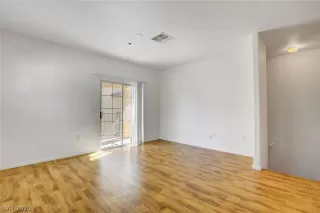 Photo #5: 2175667 Listing 