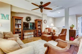 Photo #5: 2175782 Listing