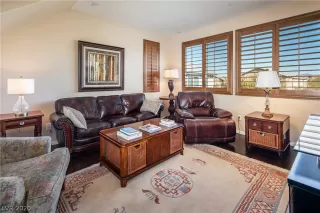 Photo #3: 2175837 Listing