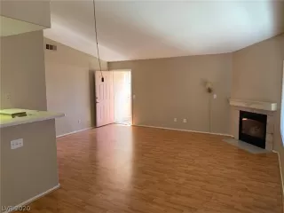 Photo #3: 2175854 Listing