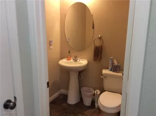 Photo #4: 2175898 Listing