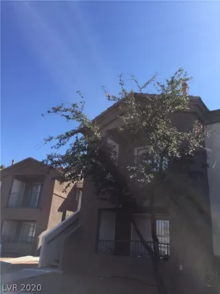 Photo #4: 2175981 Listing