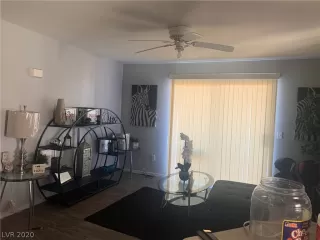 Photo #5: 2175981 Listing