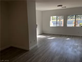 Photo #3: 2176098 Listing