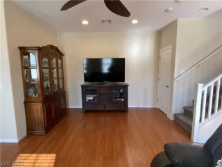 Photo #6: 2176199 Listing 