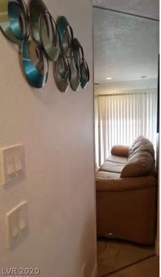 Photo #4: 2176209 Listing