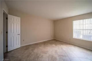 Photo #6: 2176210 Listing