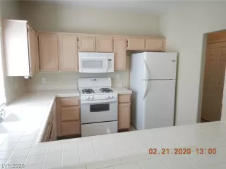 Photo #6: 2176217 Listing 