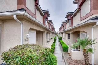 Photo #1: 2176333 Listing 