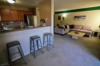 Photo #4: 2176415 Listing