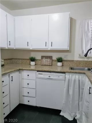 Photo #2: 2176464 Listing