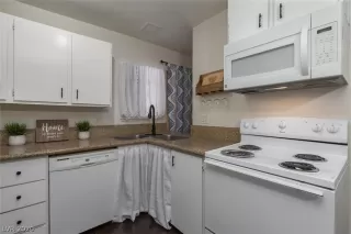 Photo #3: 2176464 Listing