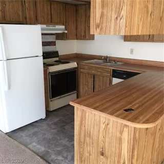 Photo #4: 2176532 Listing 