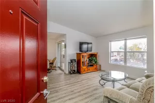 Photo #5: 2176533 Listing 