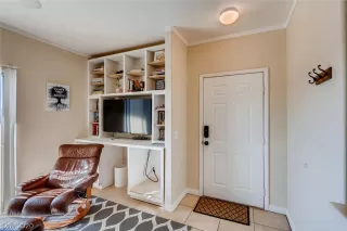 Photo #6: 2176590 Listing