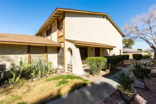 Photo #2: 2176622 Listing