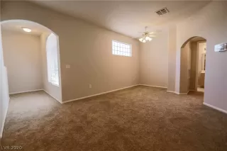 Photo #5: 2176649 Listing