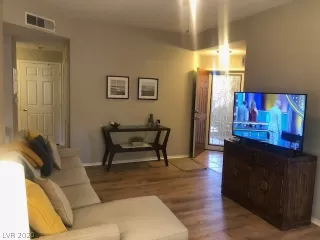 Photo #5: 2176686 Listing 