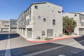 Photo #5: 2176712 Listing