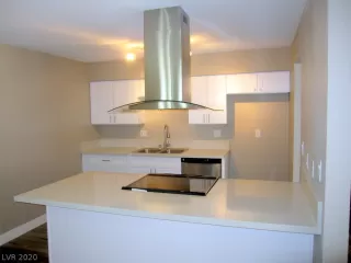 Photo #2: 2176718 Listing