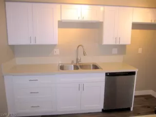 Photo #3: 2176718 Listing