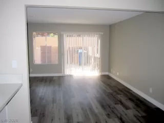 Photo #4: 2176718 Listing