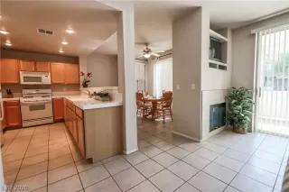 Photo #4: 2176727 Listing