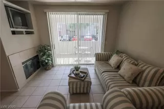 Photo #6: 2176727 Listing