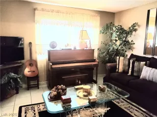 Photo #2: 2176749 Listing 