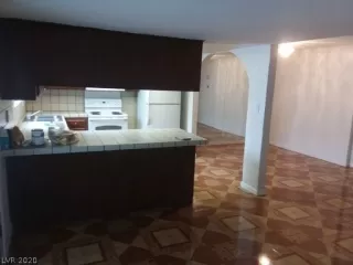 Photo #2: 2176762 Listing 