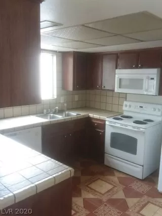 Photo #4: 2176762 Listing 