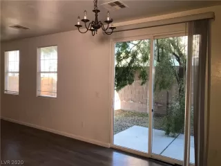 Photo #4: 2176793 Listing