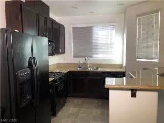 Photo #5: 2176793 Listing