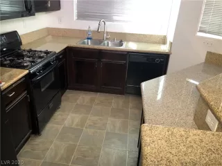 Photo #6: 2176793 Listing