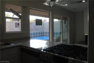 Photo #6: 2176838 Listing