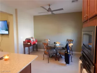 Photo #5: 2176866 Listing