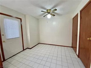 Photo #5: 2176886 Listing 