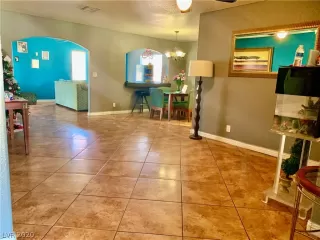 Photo #3: 2176892 Listing 