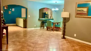 Photo #5: 2176892 Listing 