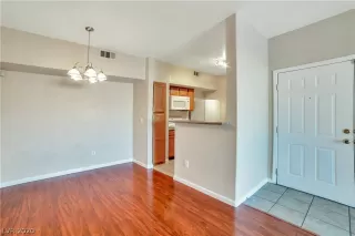 Photo #4: 2176927 Listing 