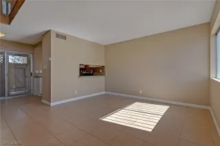 Photo #4: 2176937 Listing 