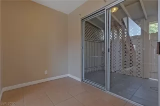 Photo #5: 2176937 Listing 