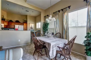 Photo #5: 2176941 Listing 