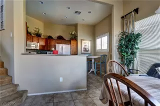 Photo #6: 2176941 Listing 