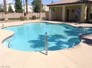 Photo #4: 2176998 Listing