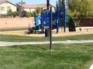 Photo #5: 2176998 Listing