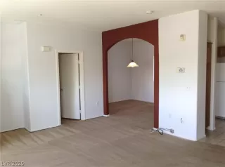 Photo #6: 2176998 Listing