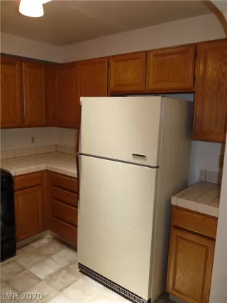 Photo #5: 2177032 Listing 