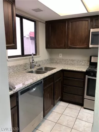 Photo #4: 2177065 Listing 