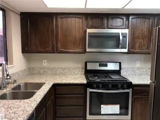 Photo #5: 2177065 Listing 